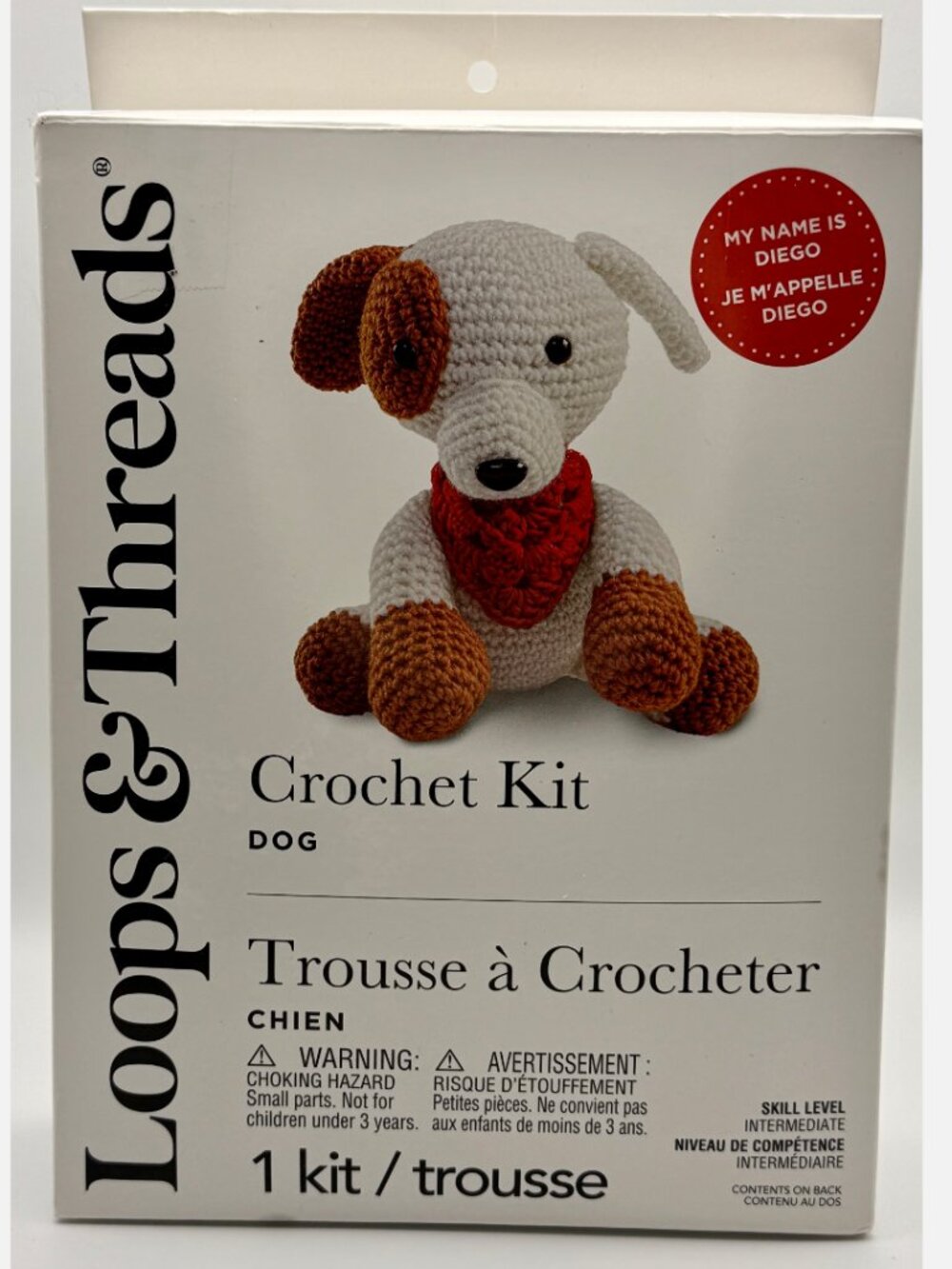 NEW Loops & Threads Crochet Kit DIEGO Dog Amigurumi-Style Trouse à Crocheter